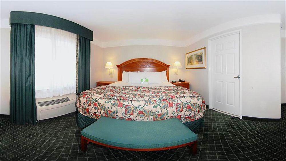 Hotel La Quinta By Wyndham San Antonio North Stone Oak Exterior foto